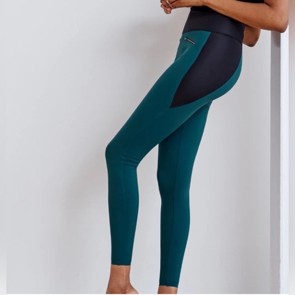 Aday Throw It Higher Leggings - Picture 7 of 9